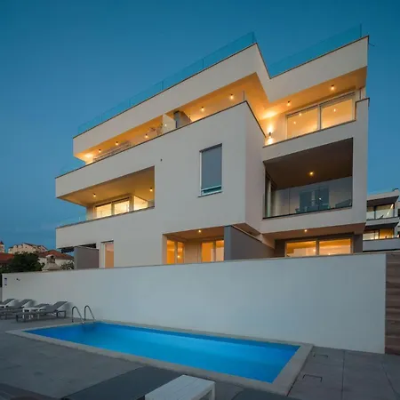 Lejlighed Zz - 4 Star With Pool Trogir